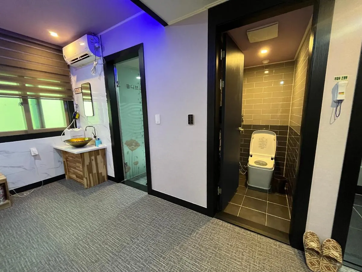Maldives Hotel & Hostel Pusan