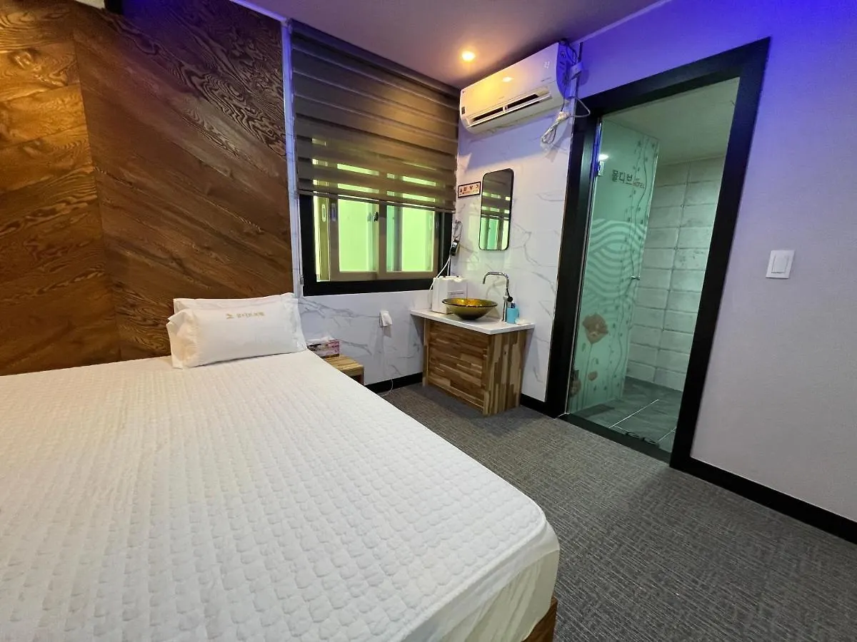 Maldives Hotel & Hostel Busan
