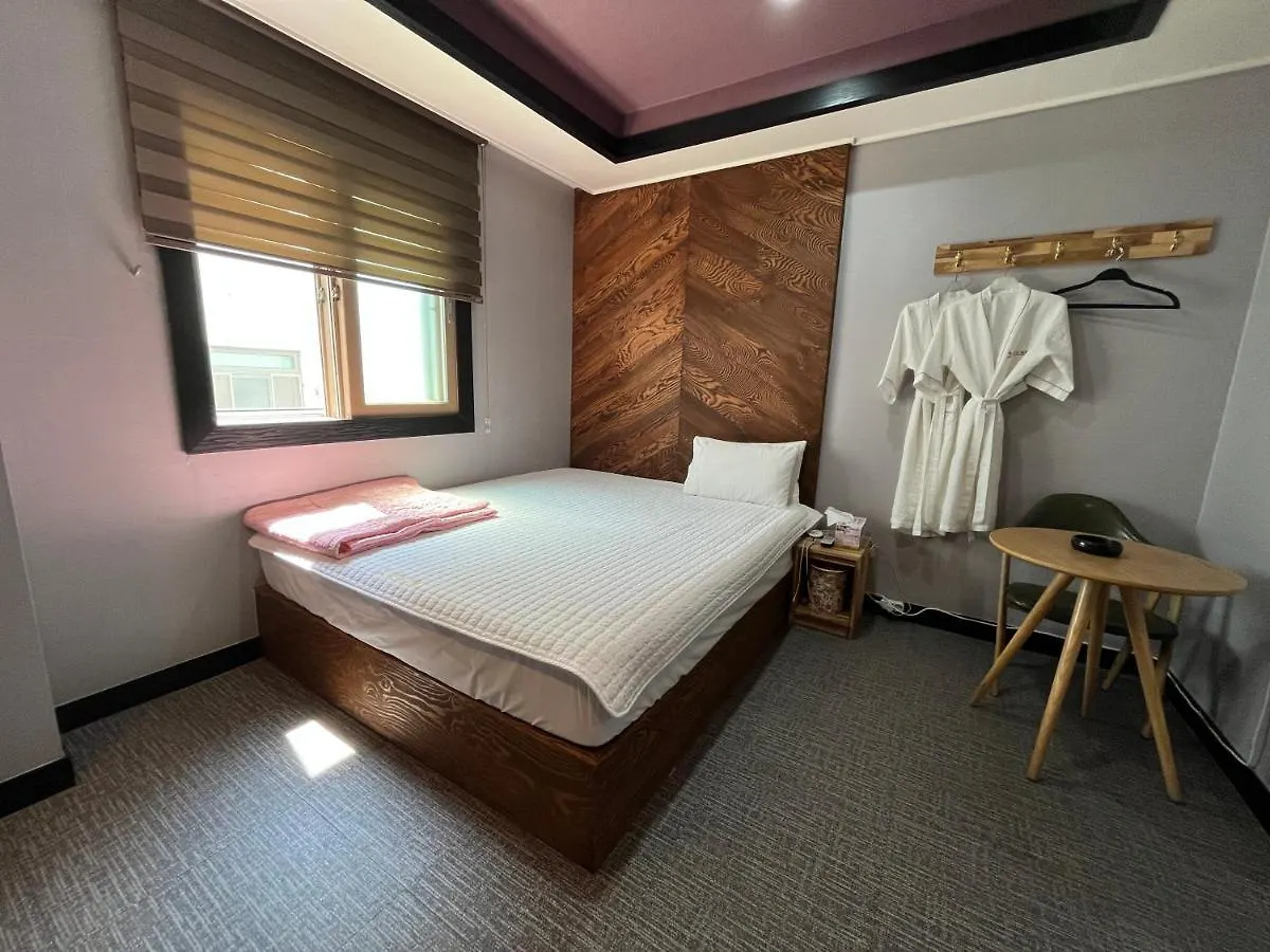Maldives Hotel & Hostel Busan