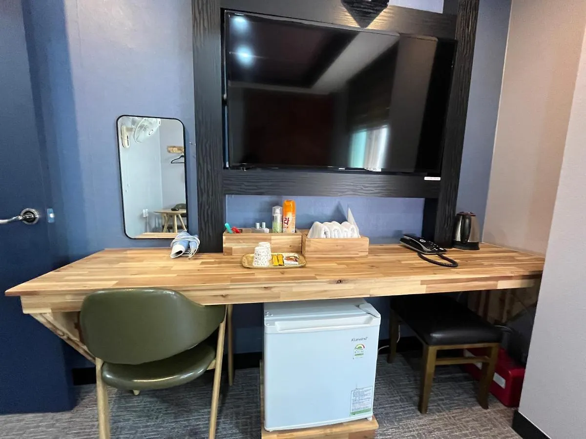 Maldives Hotel & Hostel Busan