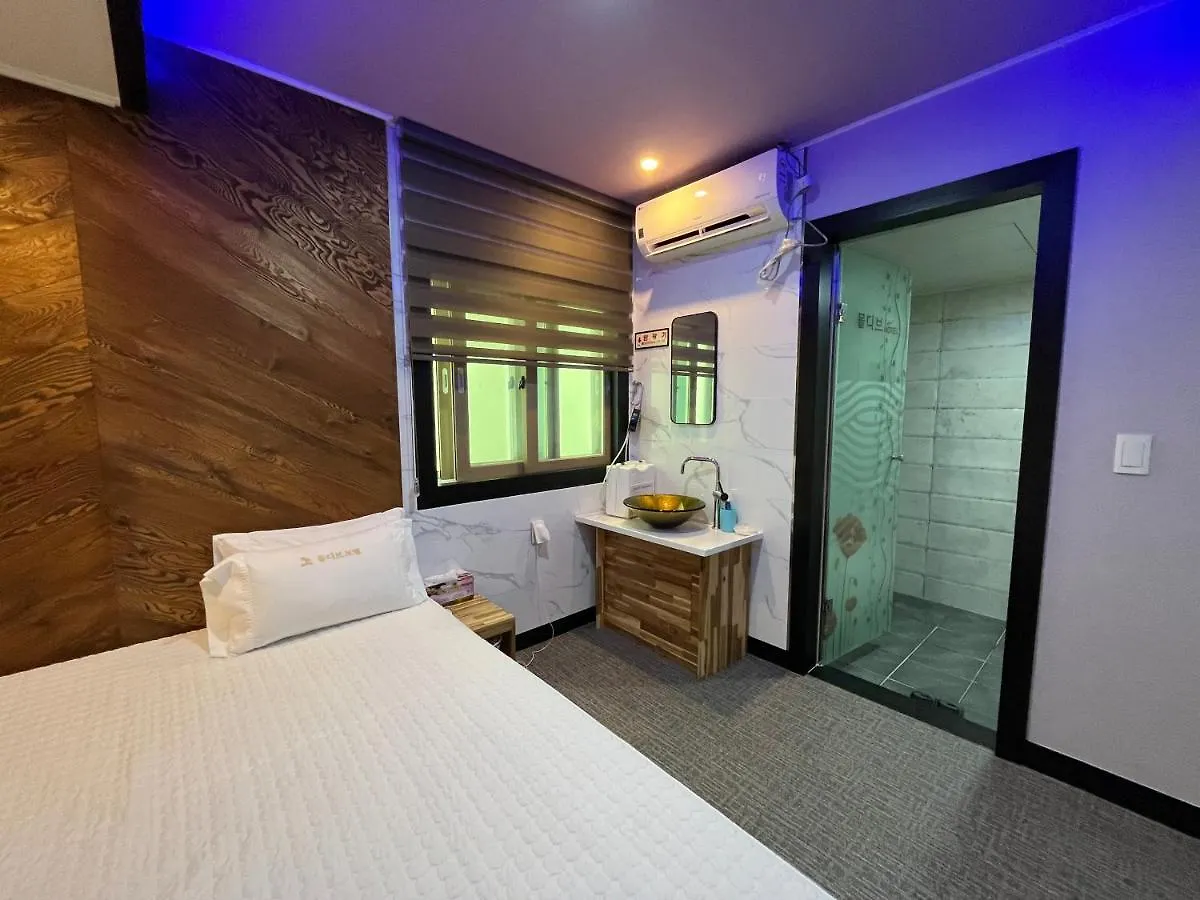 Maldives Hotel & Hostel Busan 0*,  South Korea