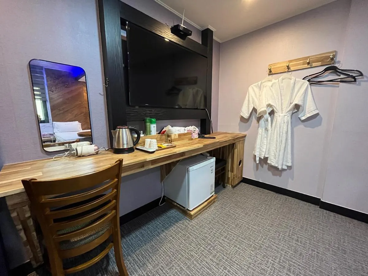 Maldives Hotel & Hostel Busan 0*,