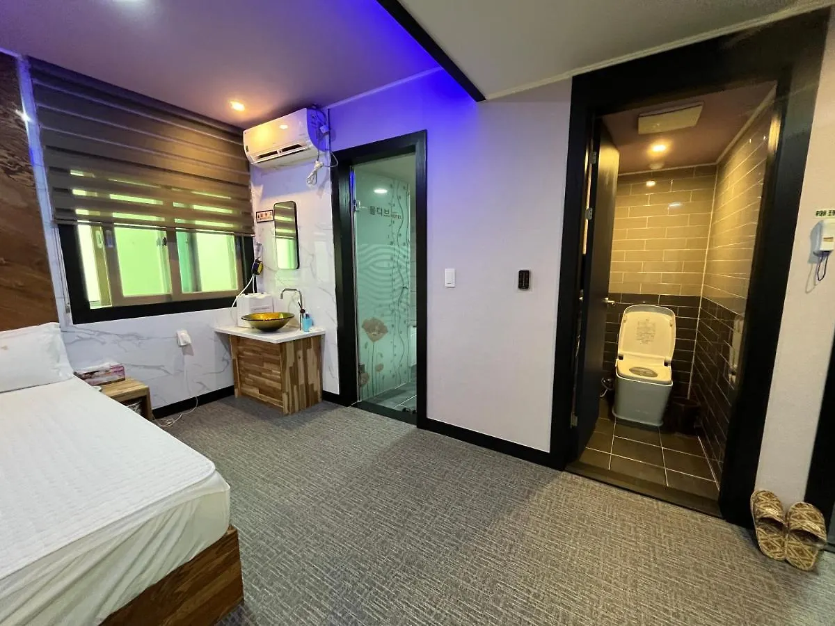 Maldives Hotel & Hostel Busan