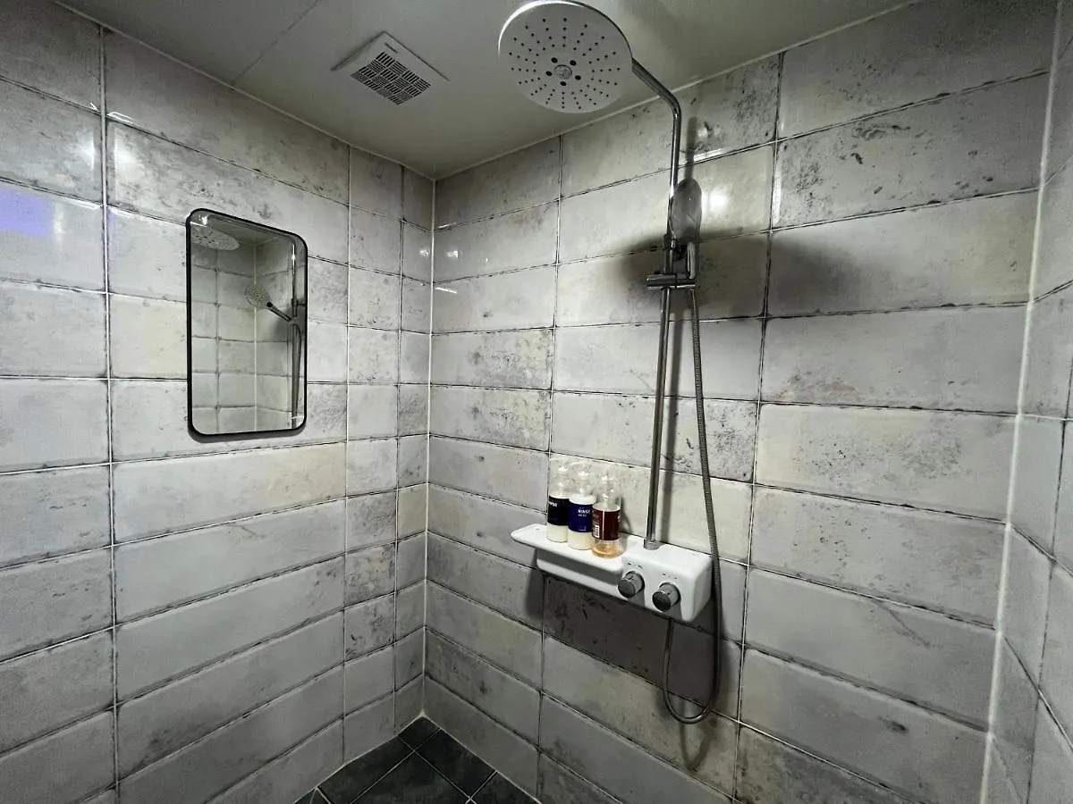 Maldives Hotel & Hostel Busan